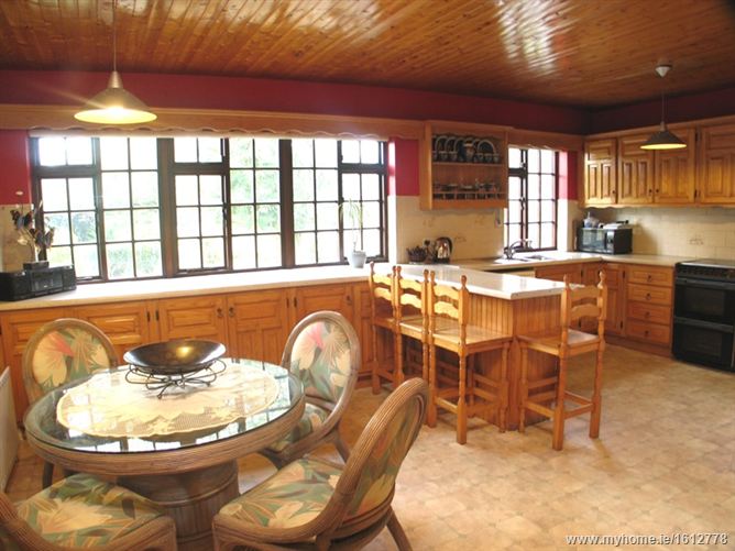 "Curra Vie" Standhouse Road, Newbridge, Co. Kildare Jordan Town and